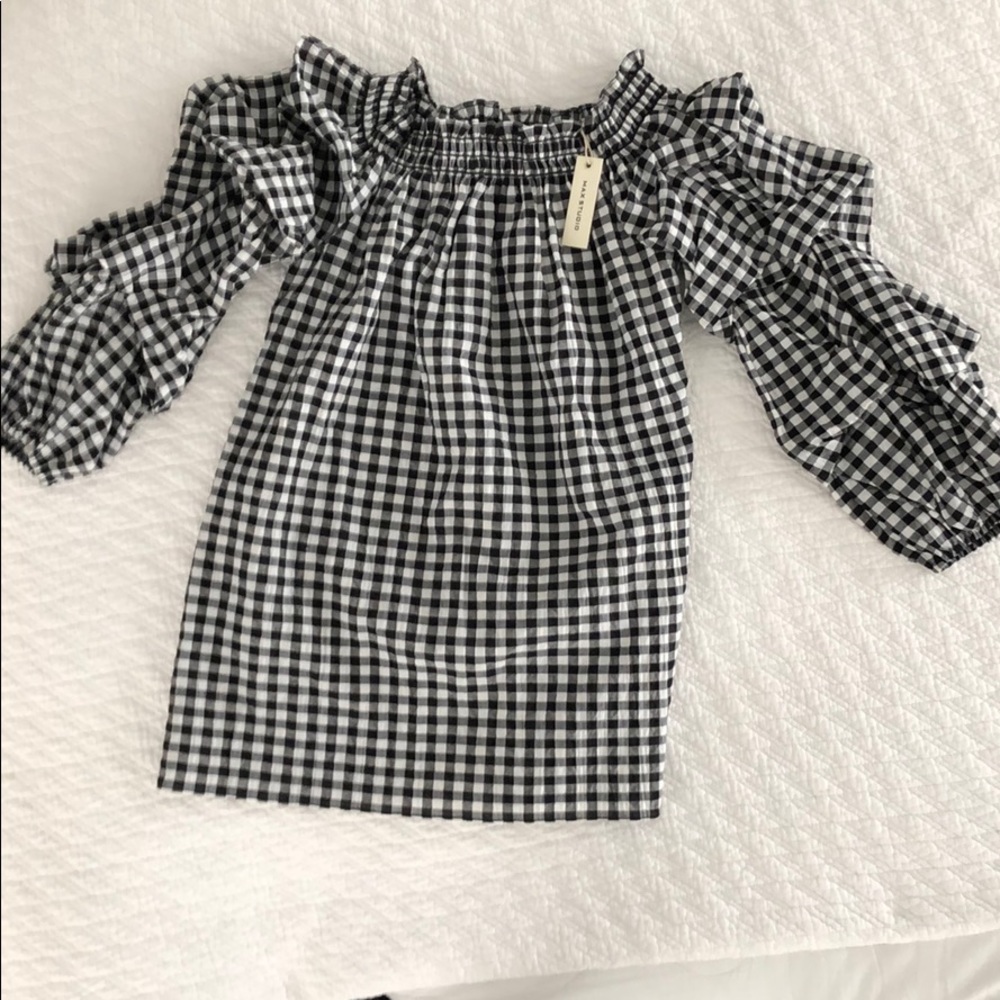 Max Studio size small shirt- New with tags on.